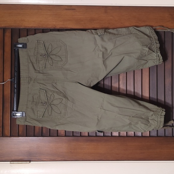 A.N.A army green Capri pants size 12 - Picture 5 of 5